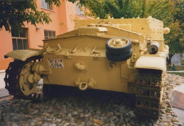 10_m42_civ_04.jpg (43476 byte)