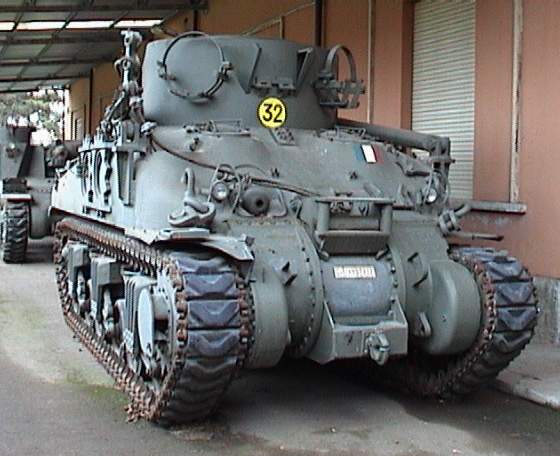 17_m32_cecc.jpg (40864 byte)