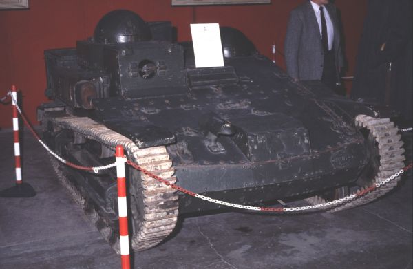 2-ren_ts.jpg (33777 byte)