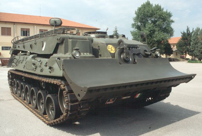 069.jpg (57148 byte)