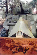 tankdozer10.jpg (57280 byte)